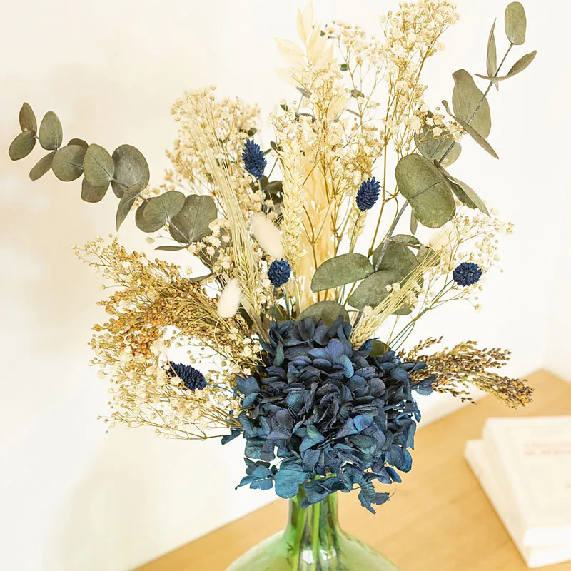 Réconciliation Végétale Judith bouquet fleurs séchées dame-jeanne bleu