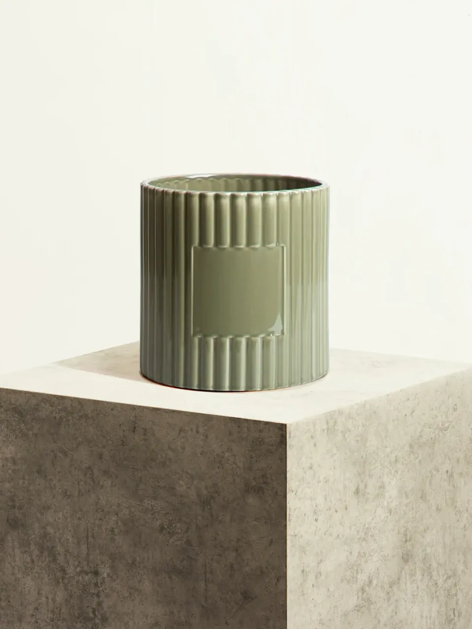 By Charlot Color Block cache-pot céramique vert olive cannelé L
