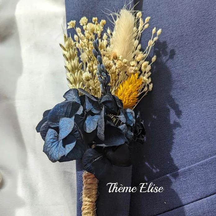 Réconciliation Végétale boutonnière mariage fleurs séchées marié