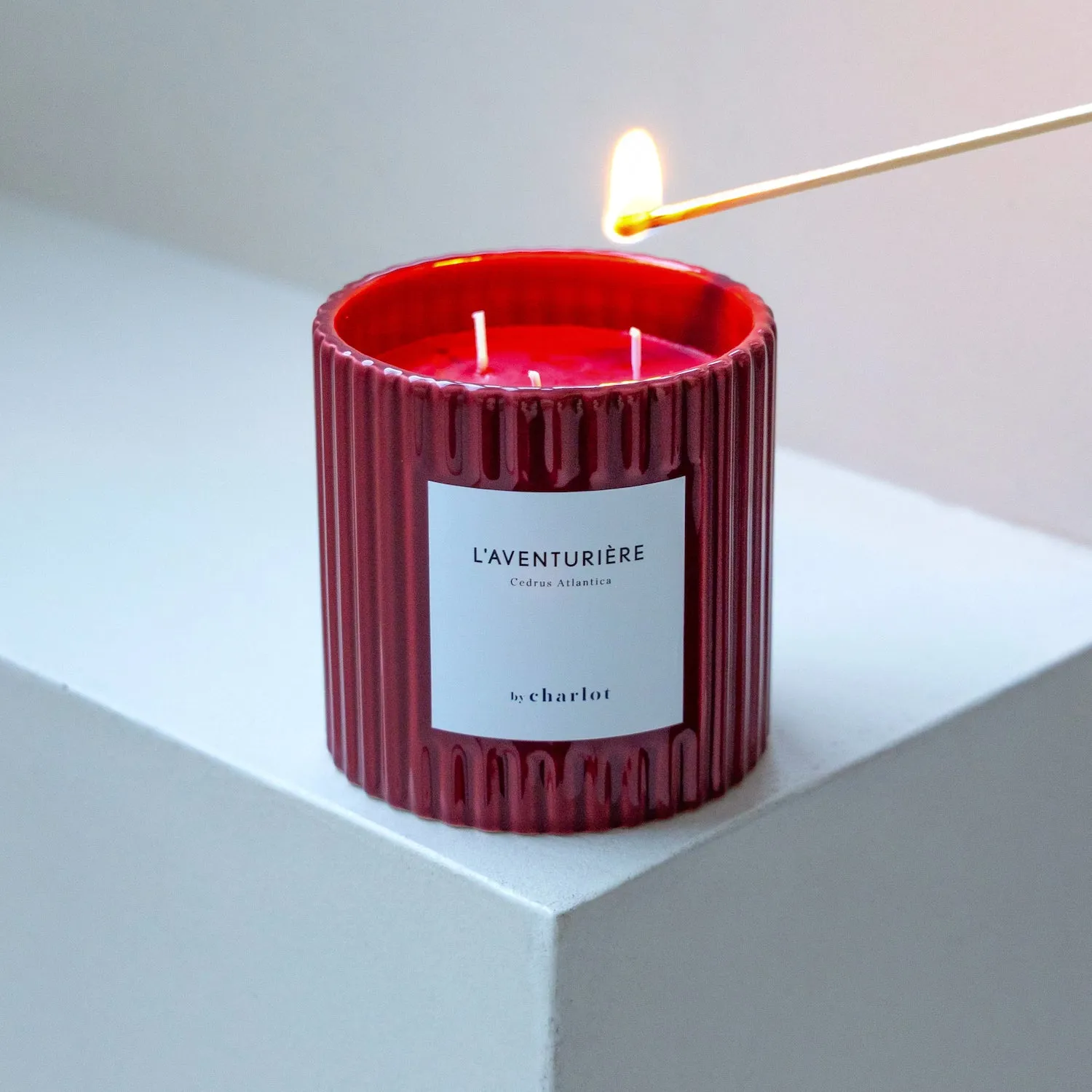 By Charlot L'Aventurière bougie 510 g 3 mèches cuir
