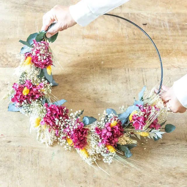 Réconciliation Végétale Héloïse couronne fleurs séchées rose 30 cm