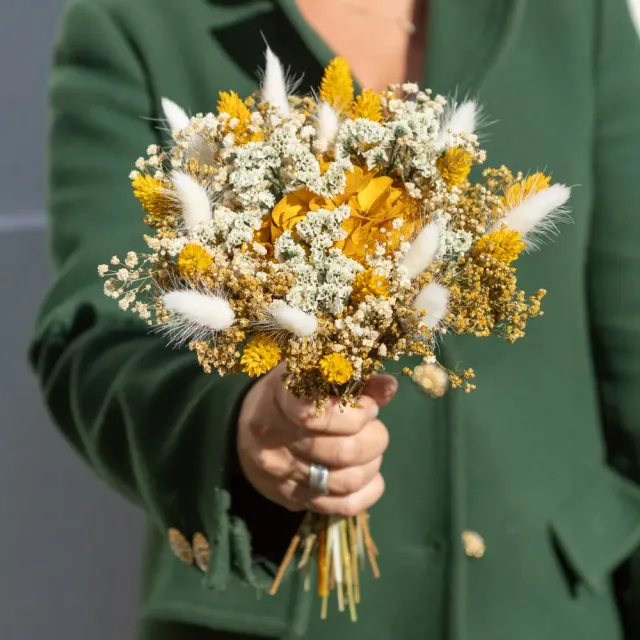 Réconciliation Végétale Carmen bouquet fleurs séchées ocre hortensia
