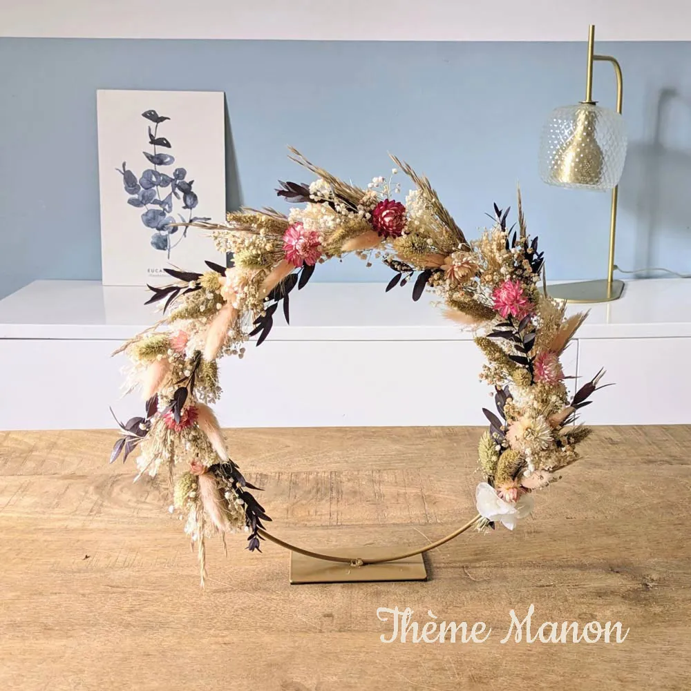 Réconciliation Végétale couronne fleurs séchées sur pied dorée