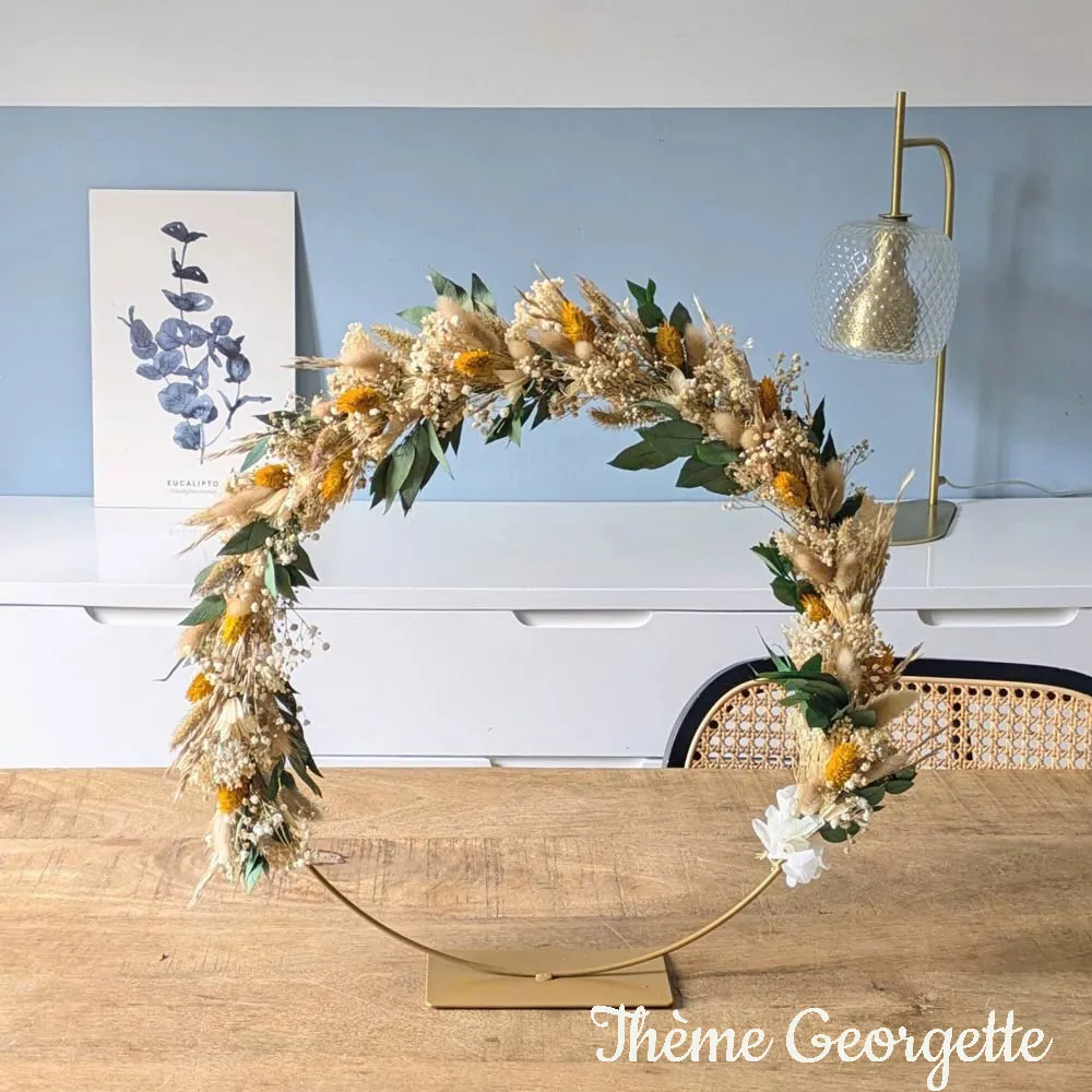 Réconciliation Végétale couronne fleurs séchées sur pied dorée