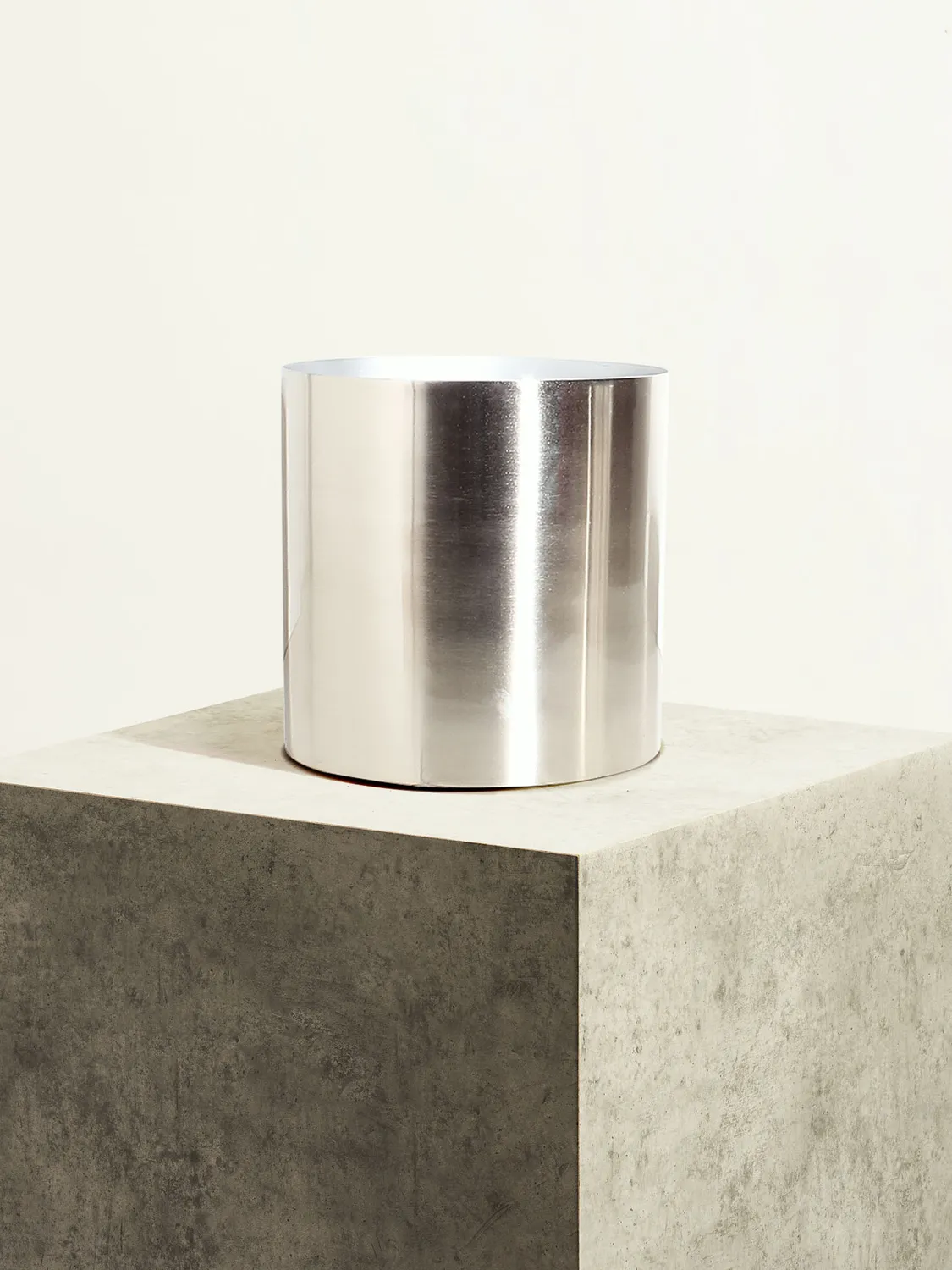 By Charlot Iconiques Nickel cache-pot métal argent mat L