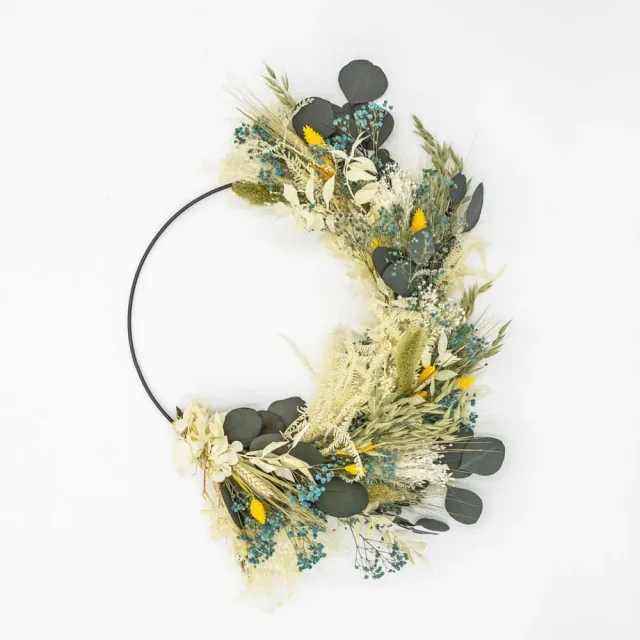 Réconciliation Végétale Herbert couronne fleurs séchées jaune bleu