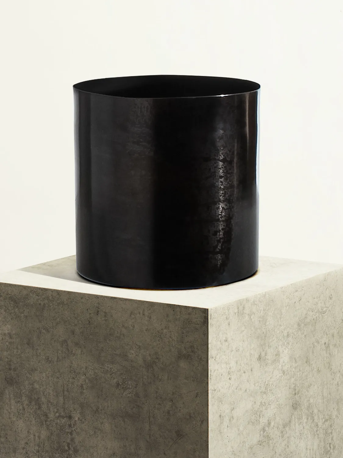 By Charlot Métal mat cache-pot noir graphite 24 cm XL