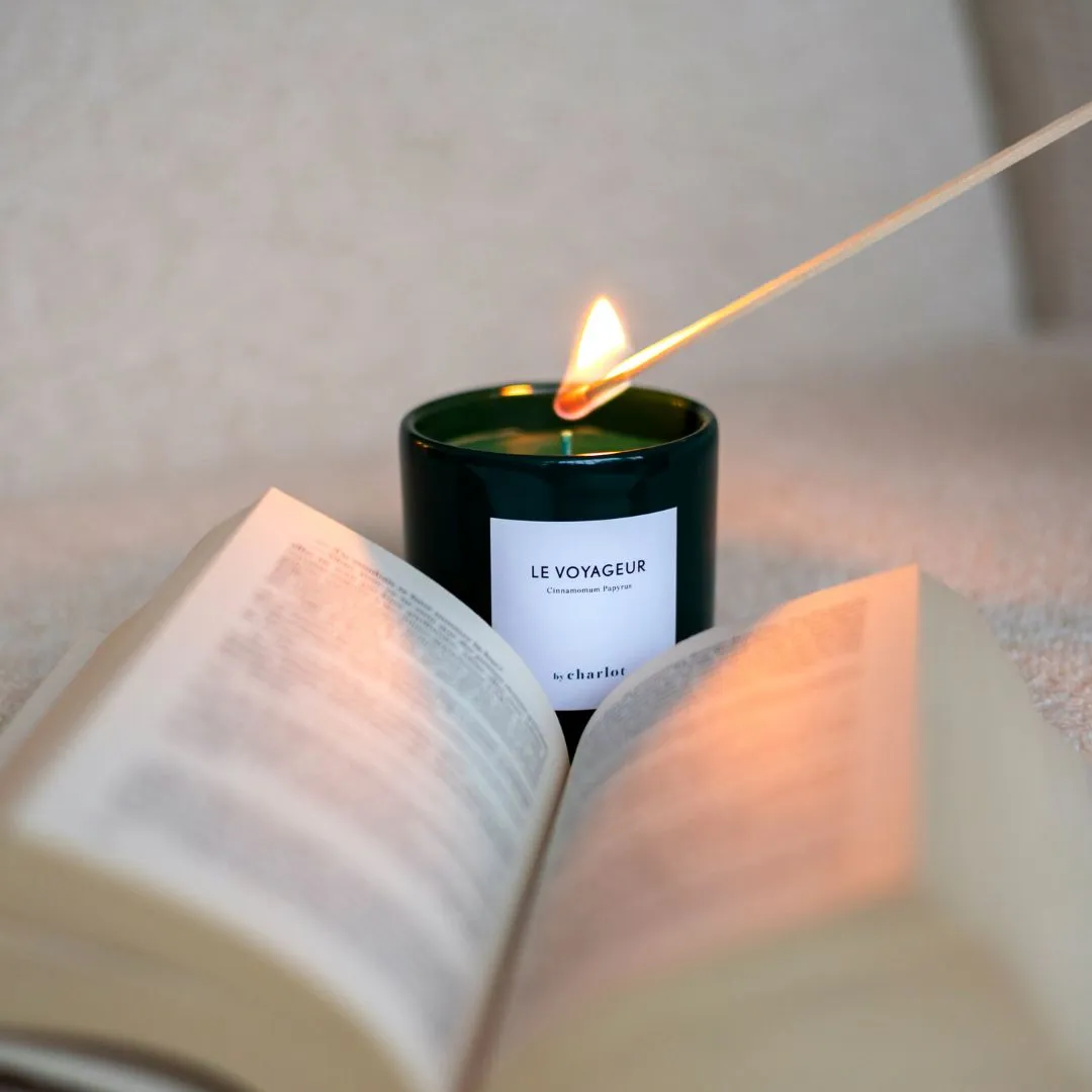 By Charlot Le Voyageur petite bougie parfumée 280g