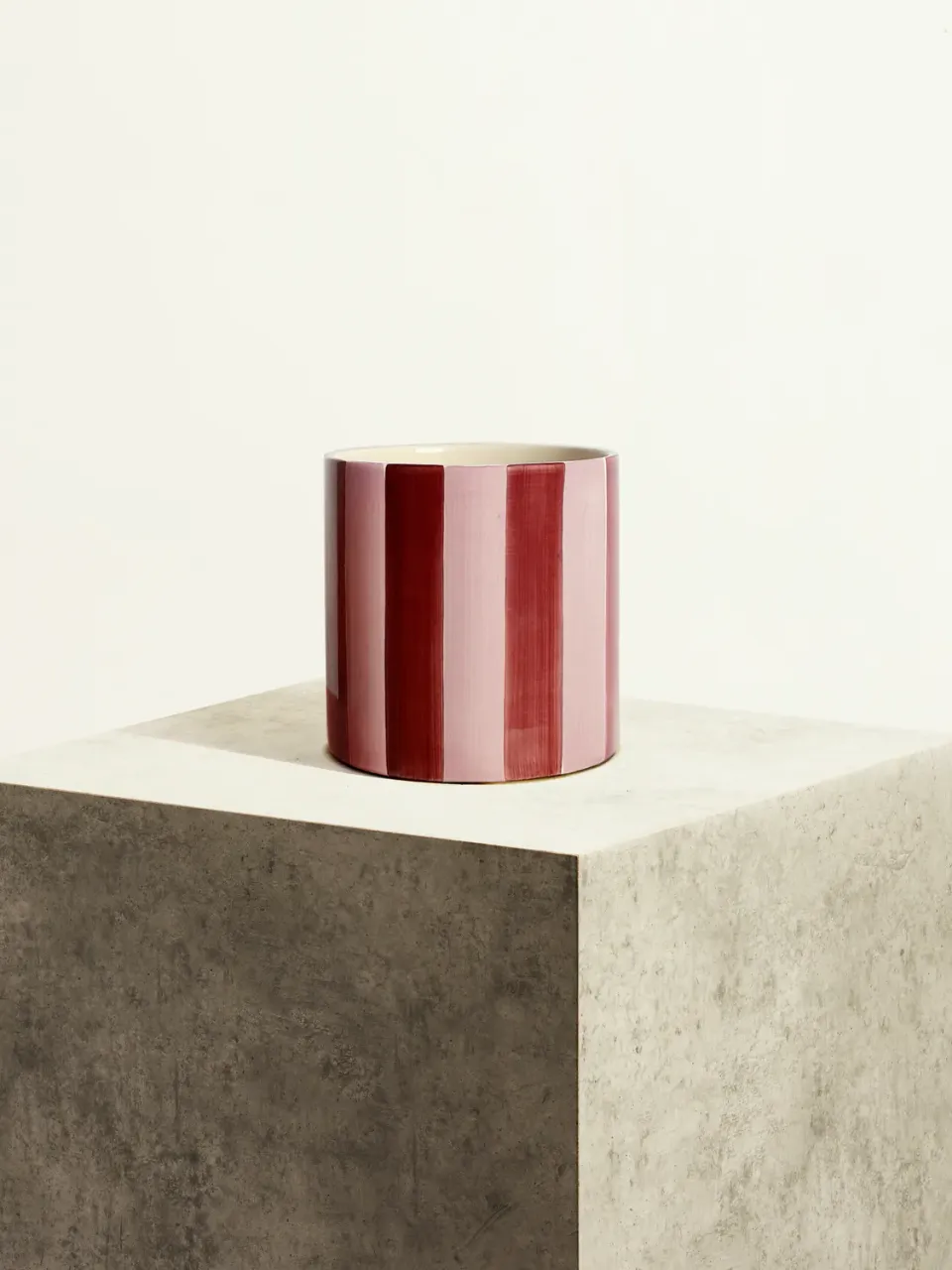 By Charlot Céramique rayée Ruby cache-pot M strié