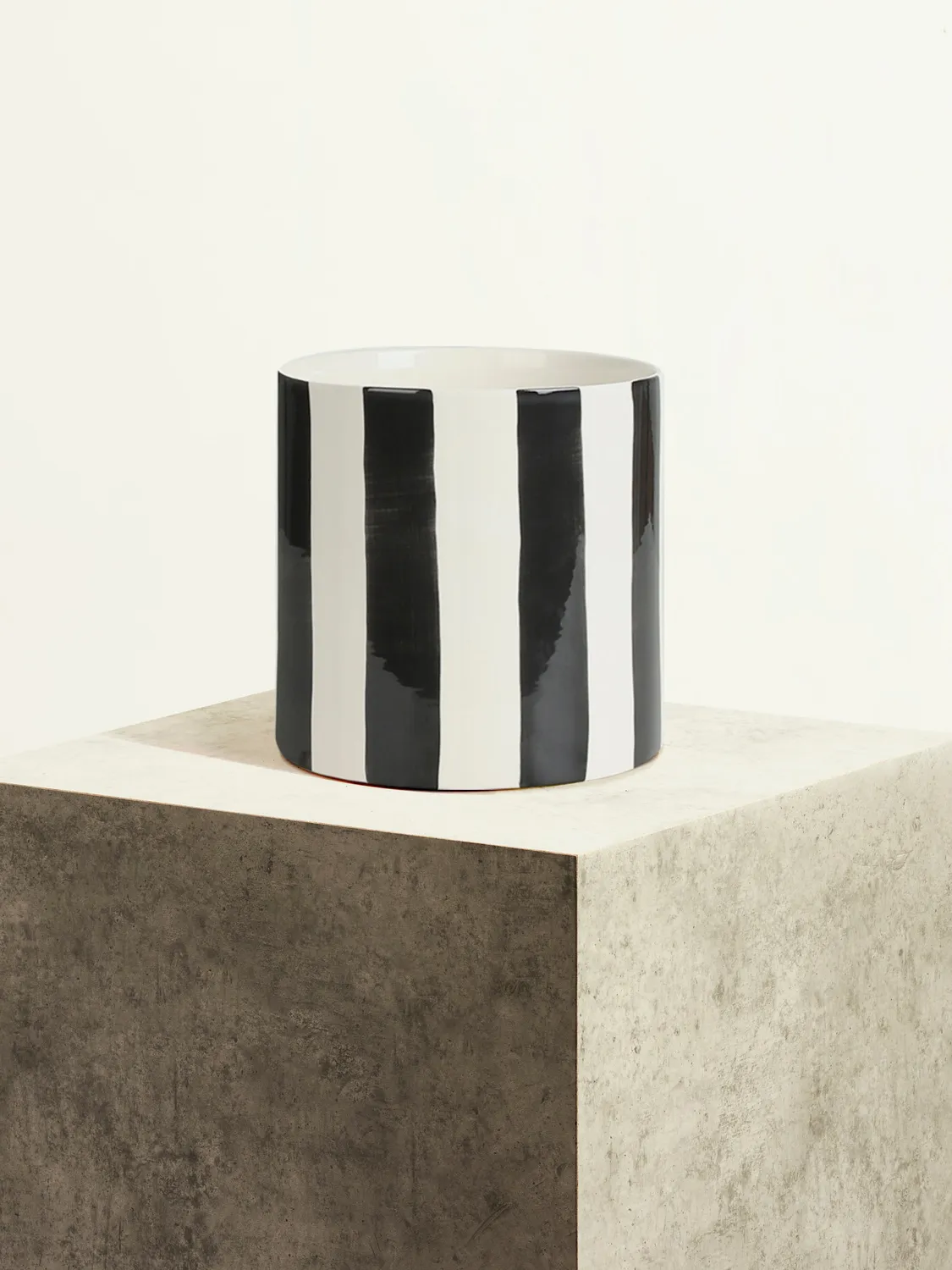By Charlot Rayée Noir Réglisse cache-pot céramique L 18 cm