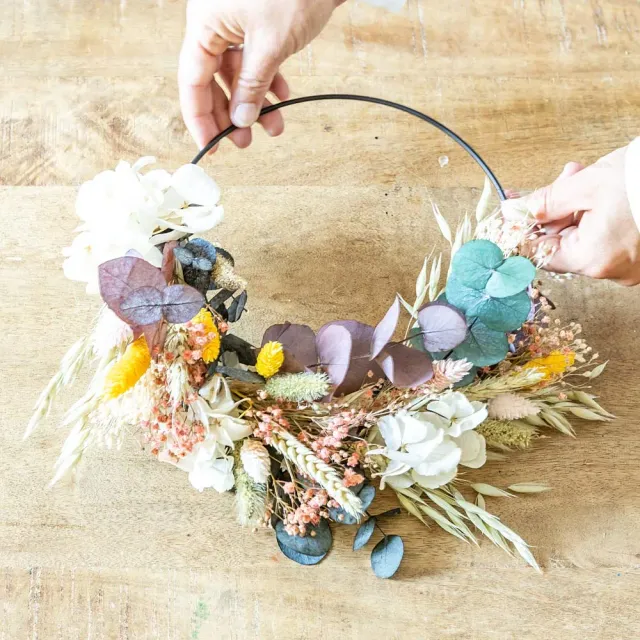 Réconciliation Végétale Hélène couronne fleurs séchées hortensia