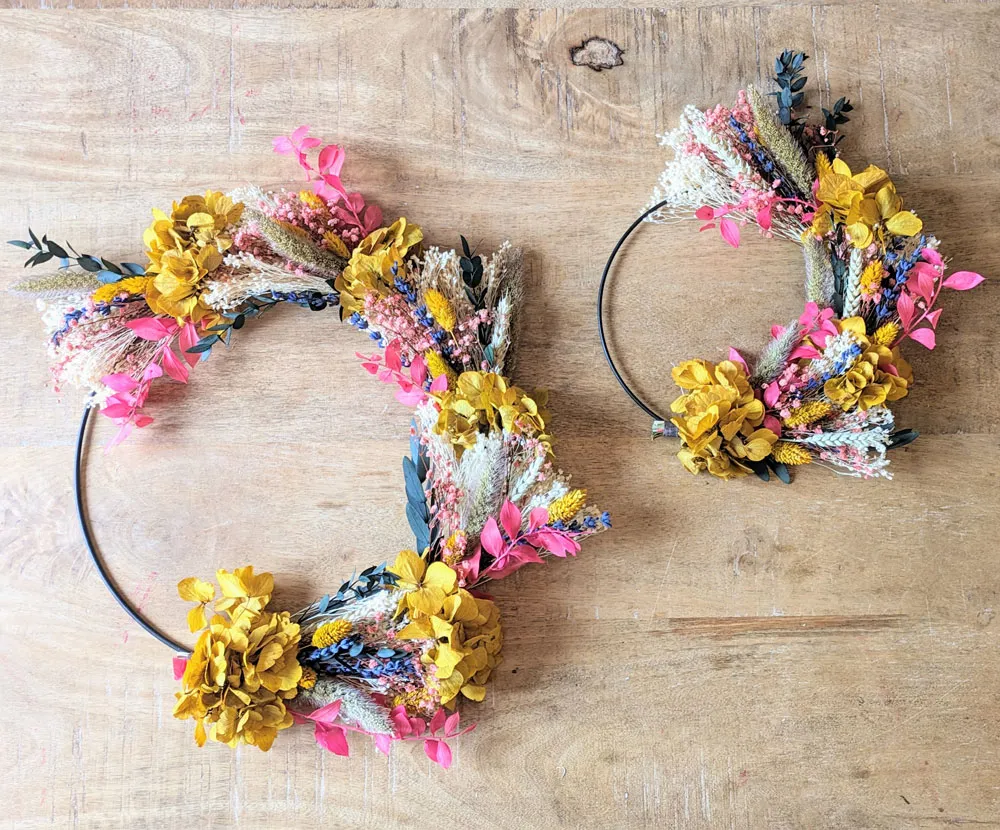 Réconciliation Végétale Hilda couronne murale fleurs séchées jaune