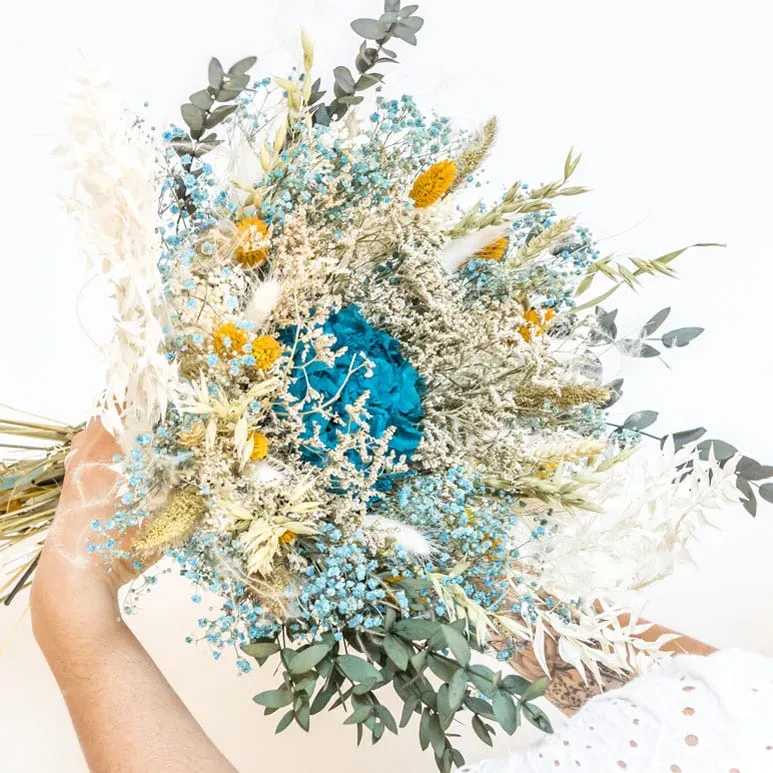 Réconciliation Végétale Charlotte bouquet fleurs séchées hortensia bleu